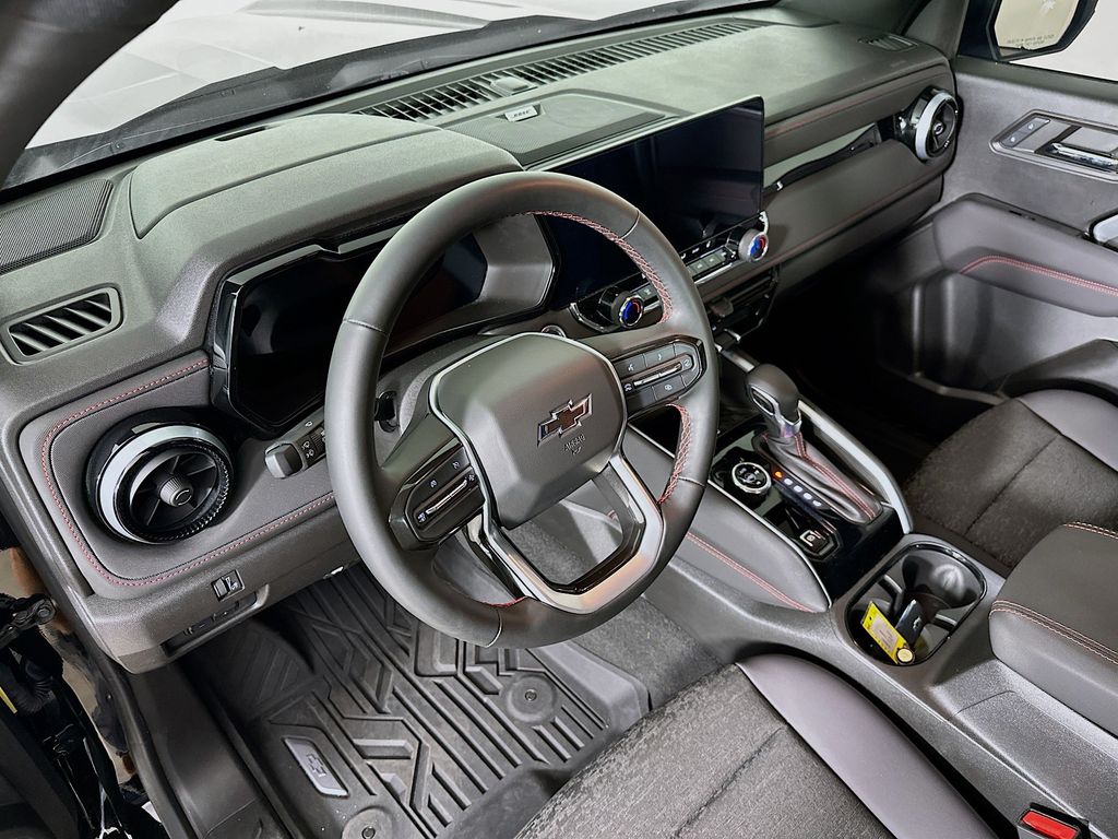 Thumbnail: 2024 Chevrolet Colorado - 2