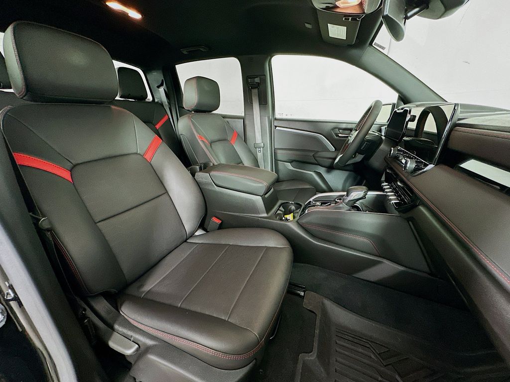 Thumbnail: 2023 Chevrolet Colorado - 10