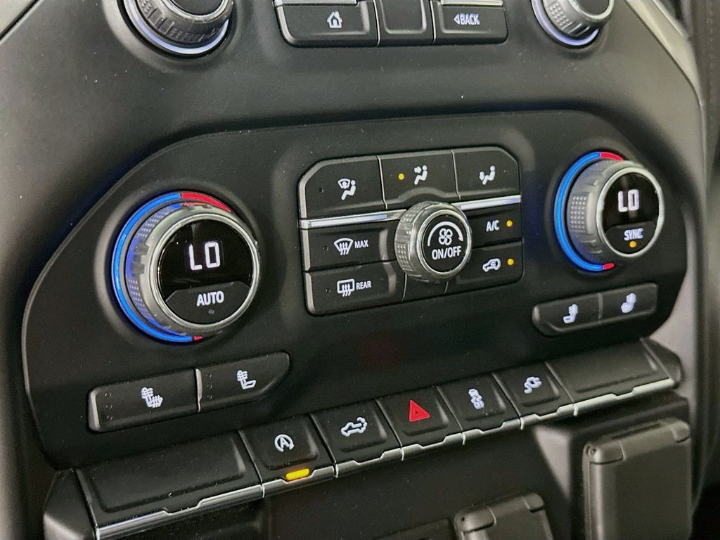 Thumbnail: 2020 Chevrolet Silverado 1500 - 21