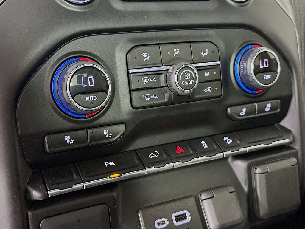 Thumbnail: 2022 Chevrolet Silverado 1500 - 22