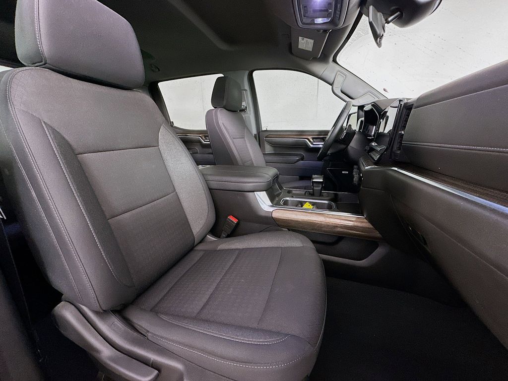 Thumbnail: 2023 Chevrolet Silverado 1500 - 11