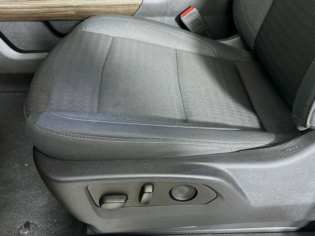 Thumbnail: 2023 Chevrolet Silverado 1500 - 31