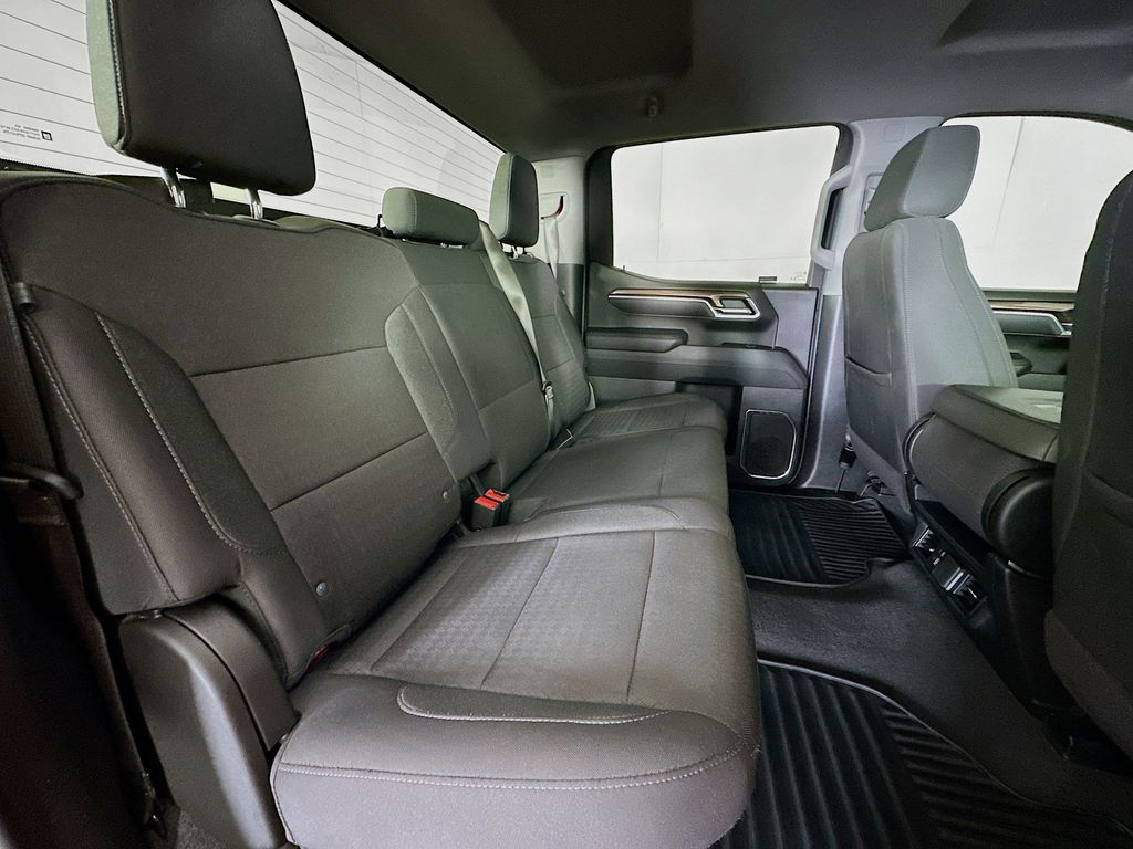 Thumbnail: 2025 Chevrolet Silverado 1500 - 29