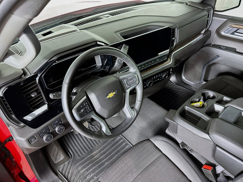 Thumbnail: 2025 Chevrolet Silverado 1500 - 2