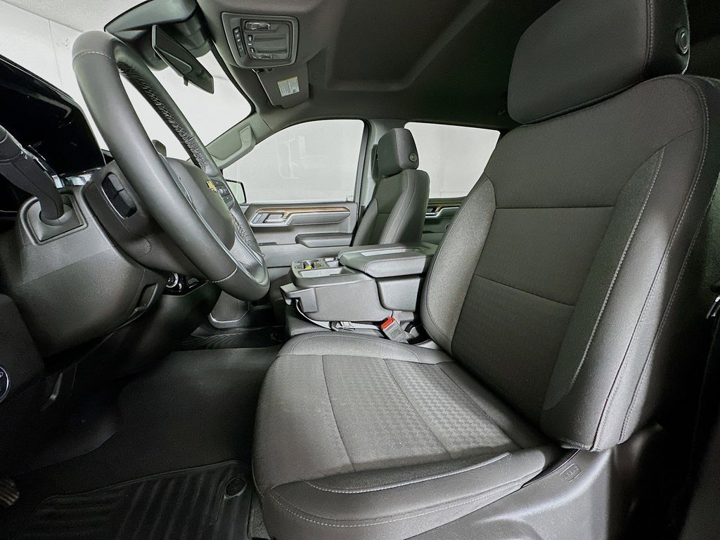 Thumbnail: 2025 Chevrolet Silverado 1500 - 10