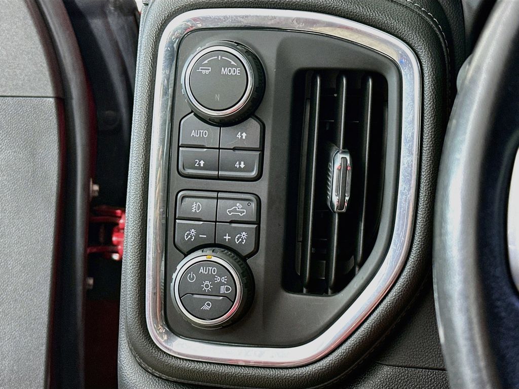 Thumbnail: 2020 Chevrolet Silverado 1500 - 28