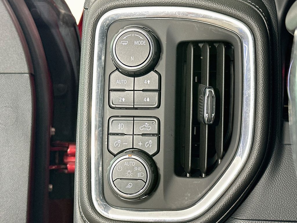 Thumbnail: 2020 Chevrolet Silverado 1500 - 27