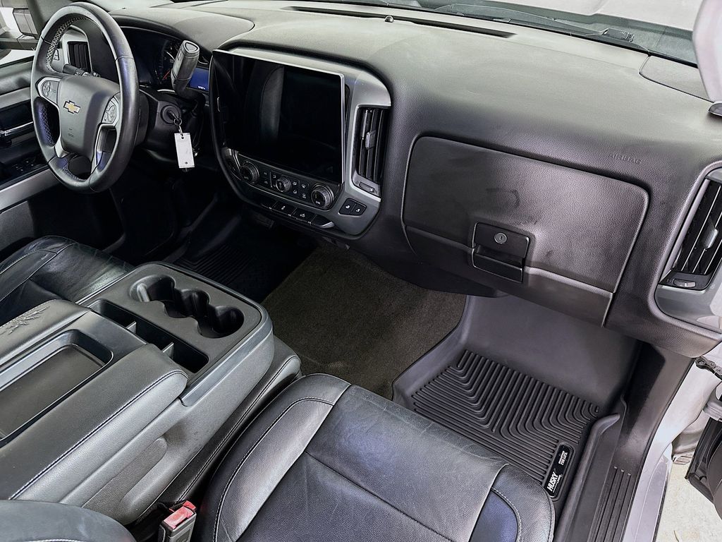 Thumbnail: 2017 Chevrolet Silverado 1500 - 29