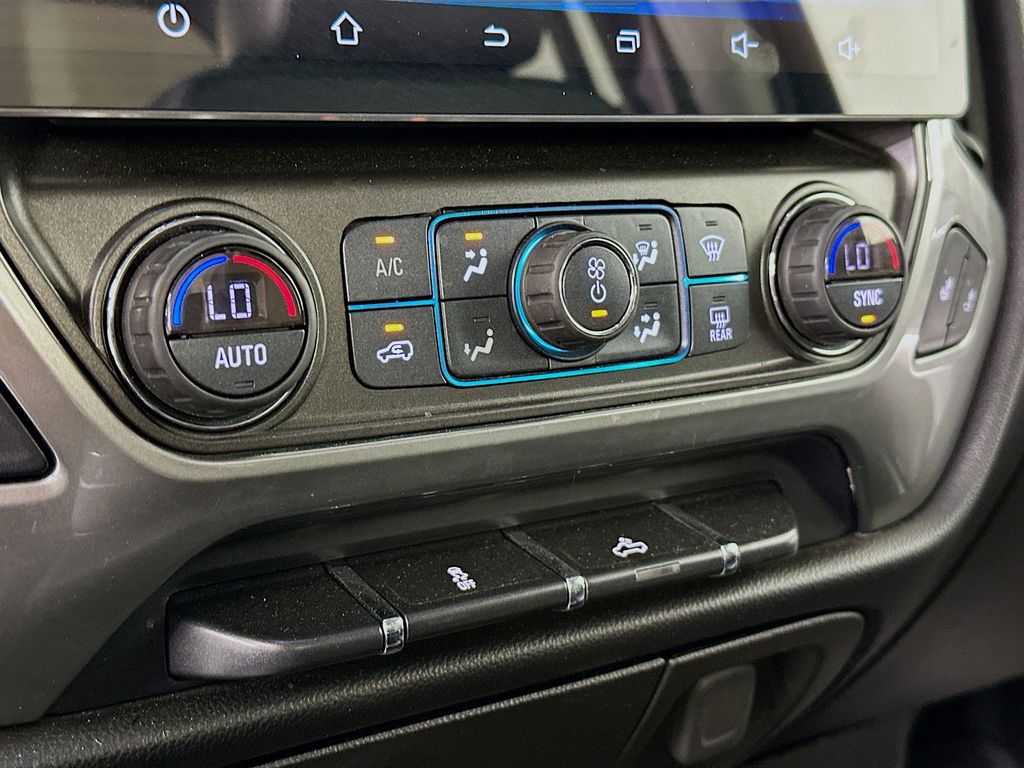 Thumbnail: 2017 Chevrolet Silverado 1500 - 18