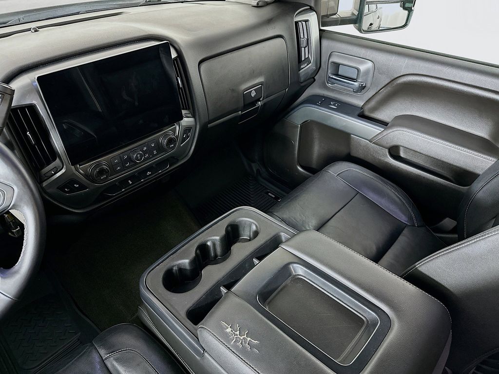 Thumbnail: 2017 Chevrolet Silverado 1500 - 11