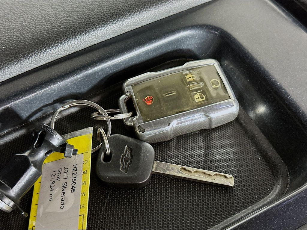 Thumbnail: 2017 Chevrolet Silverado 1500 - 14