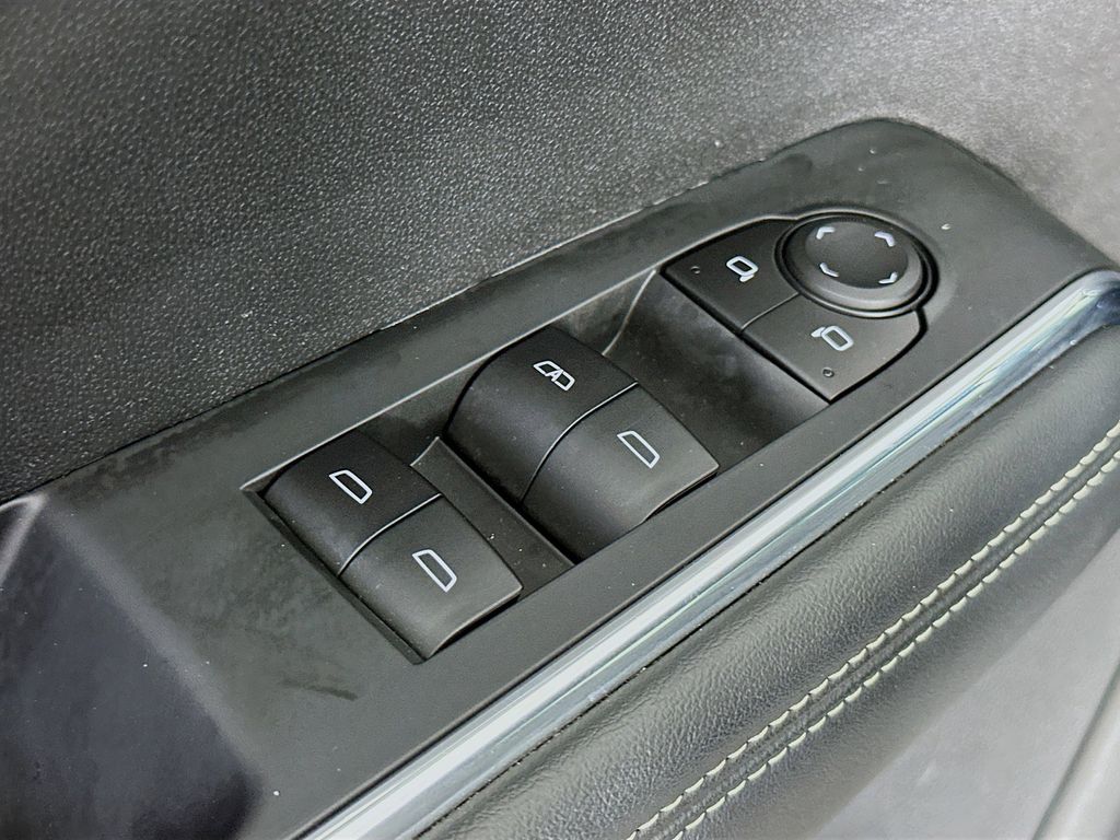 Thumbnail: 2025 GMC Acadia - 29