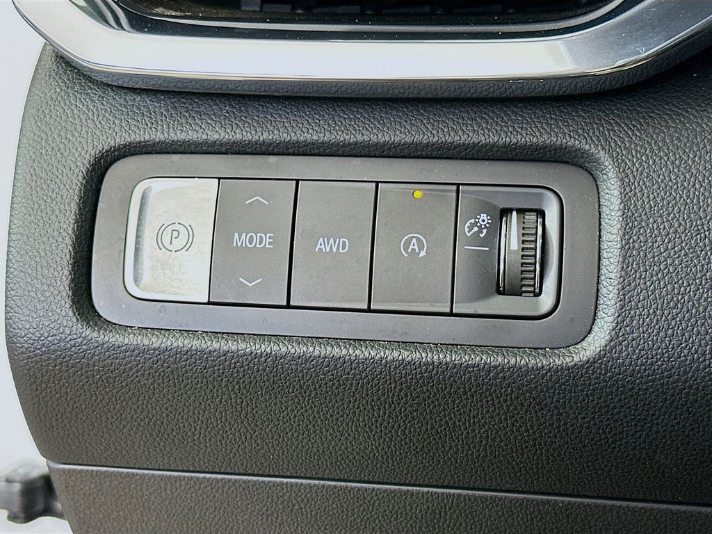 Thumbnail: 2025 GMC Acadia - 26