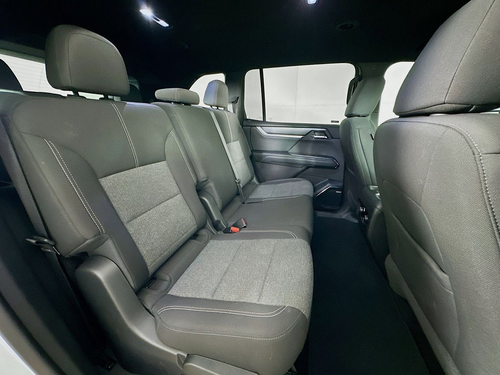 Thumbnail: 2025 GMC Acadia - 33