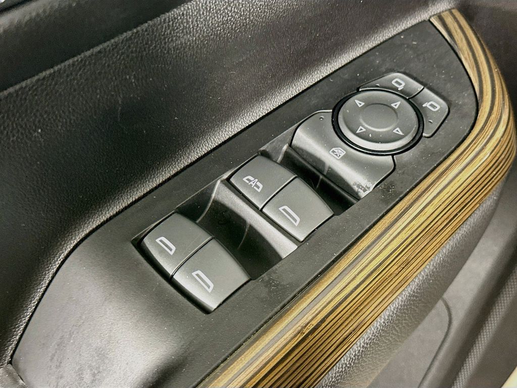 Thumbnail: 2023 GMC Acadia - 28