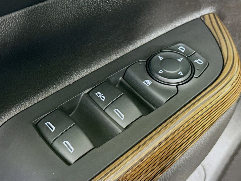 Thumbnail: 2023 GMC Acadia - 28
