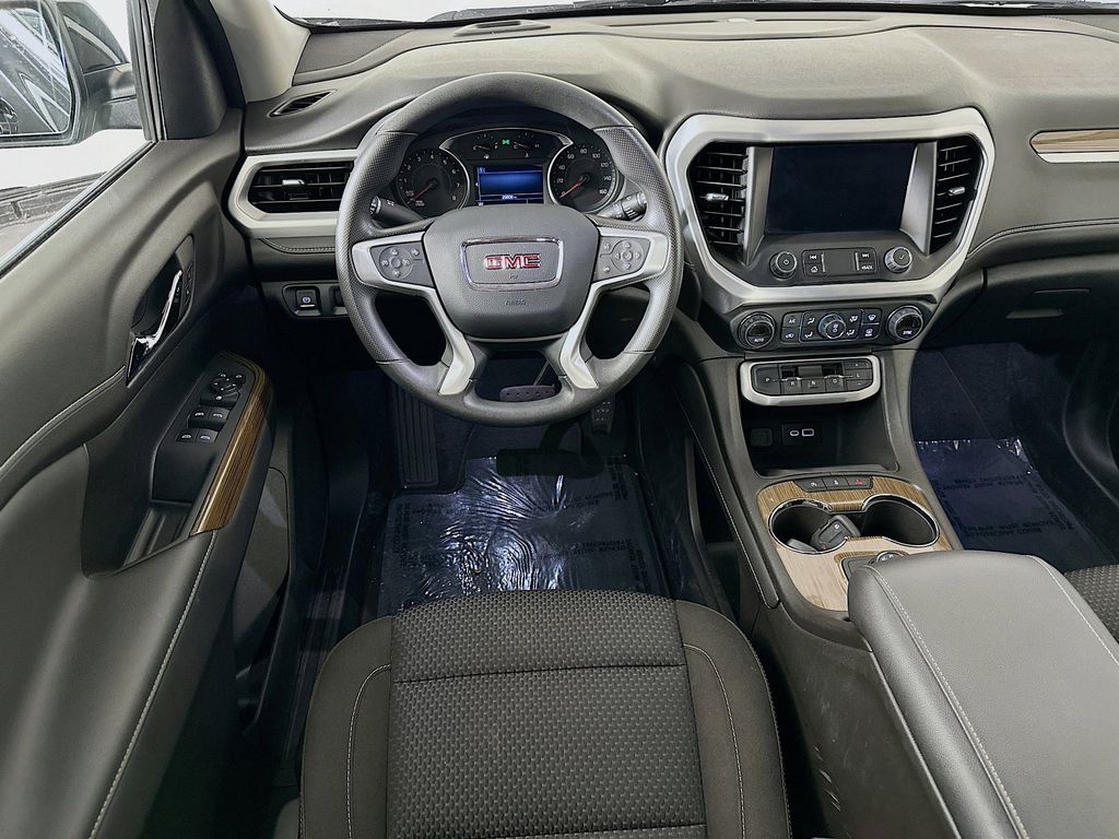 Thumbnail: 2023 GMC Acadia - 10