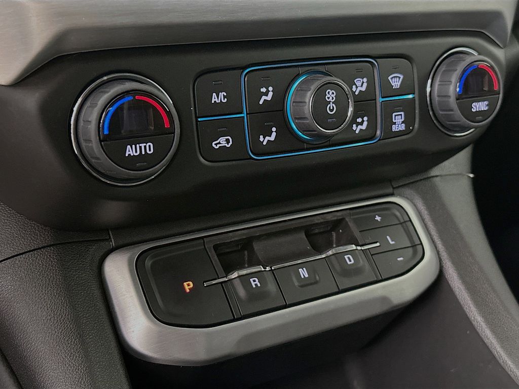 Thumbnail: 2023 GMC Acadia - 21