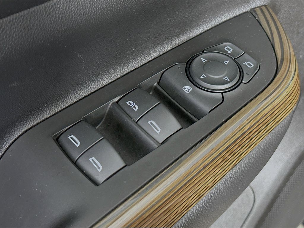 Thumbnail: 2023 GMC Acadia - 28