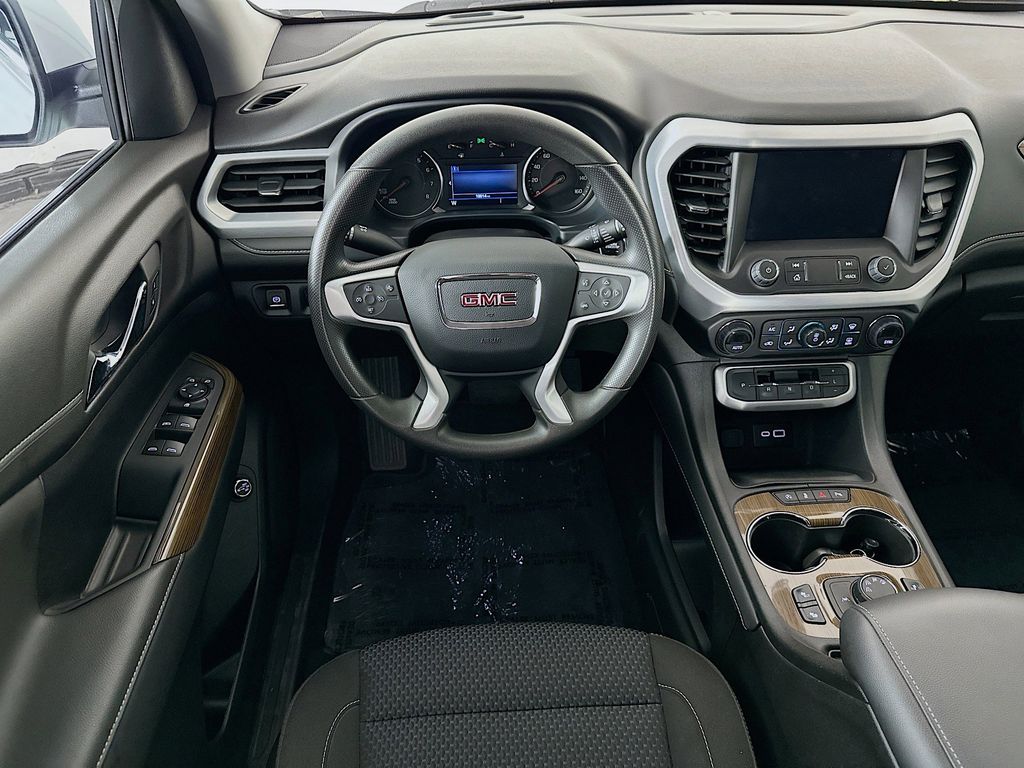 Thumbnail: 2023 GMC Acadia - 10