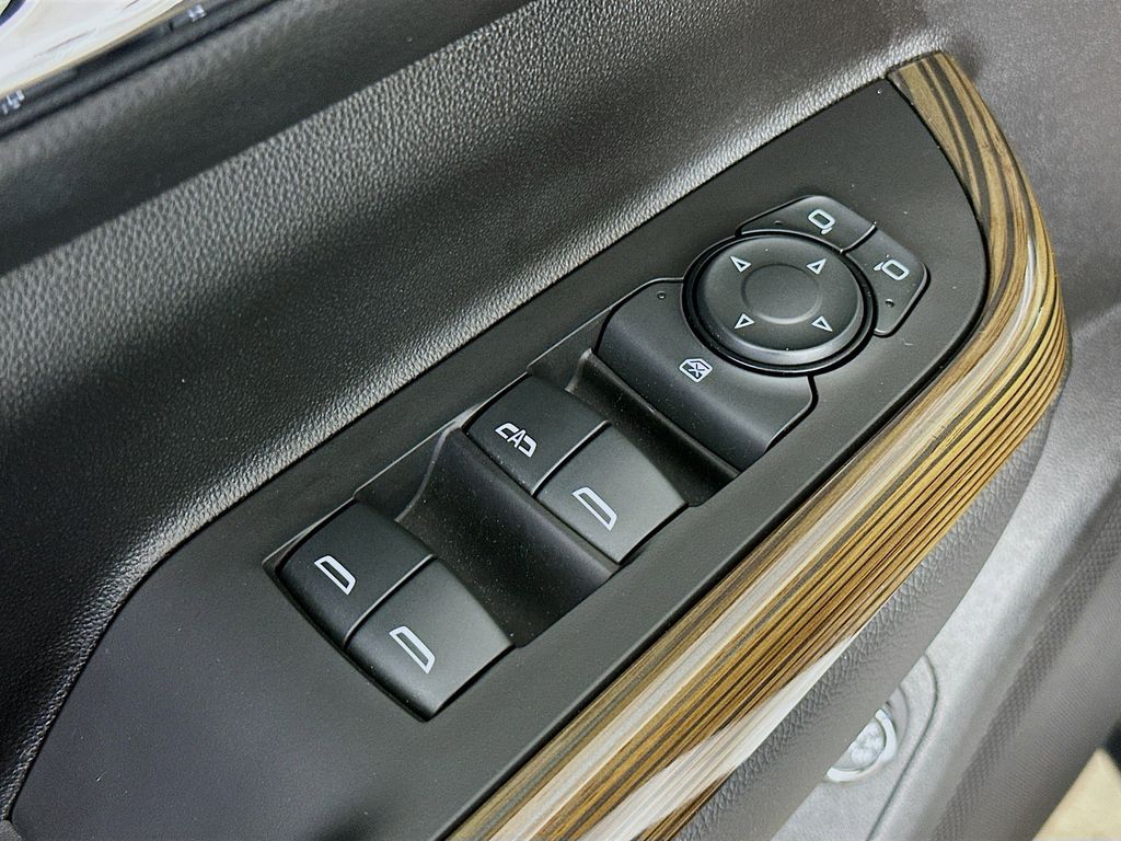 Thumbnail: 2023 GMC Acadia - 27