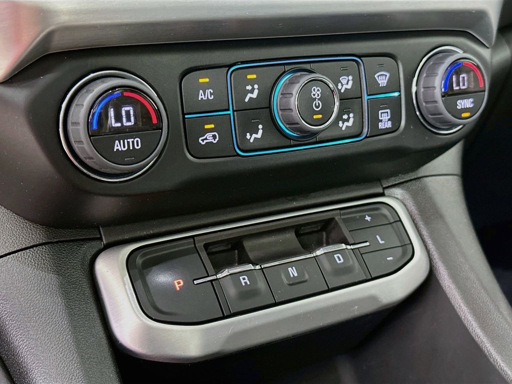 Thumbnail: 2023 GMC Acadia - 22