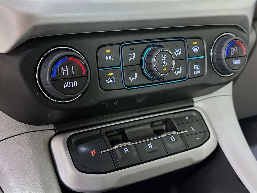 Thumbnail: 2023 GMC Acadia - 21