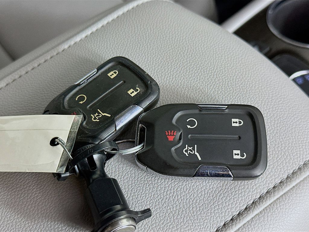 Thumbnail: 2023 GMC Acadia - 18