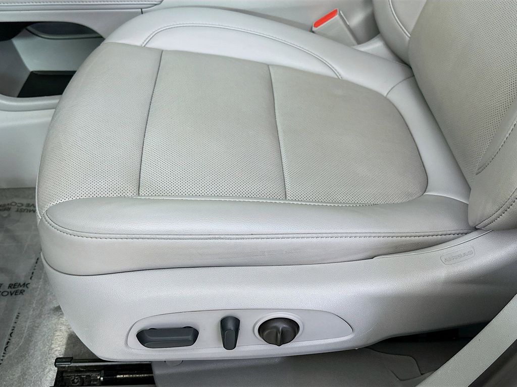 Thumbnail: 2023 GMC Acadia - 29