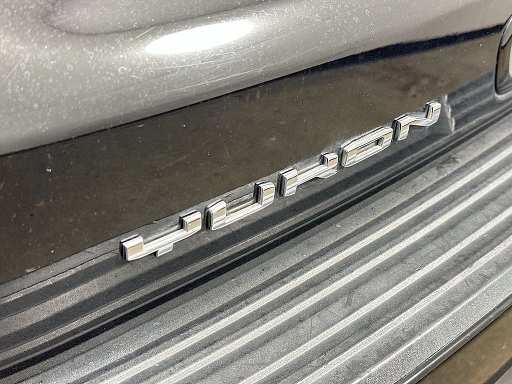 Thumbnail: 2022 GMC Yukon XL - 6