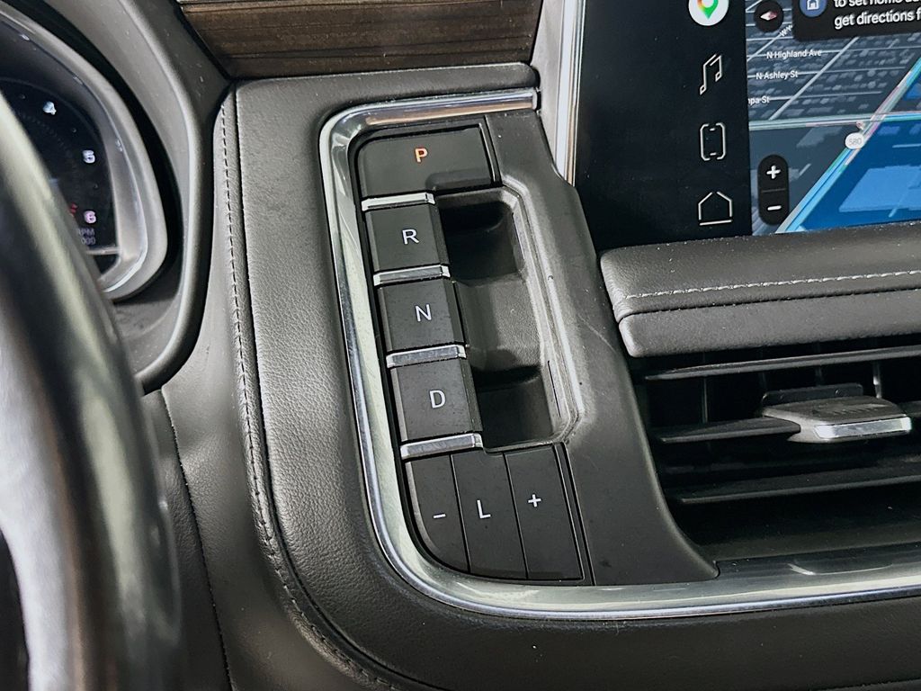 Thumbnail: 2022 GMC Yukon XL - 16