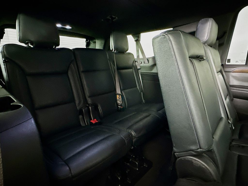 Thumbnail: 2022 GMC Yukon XL - 32