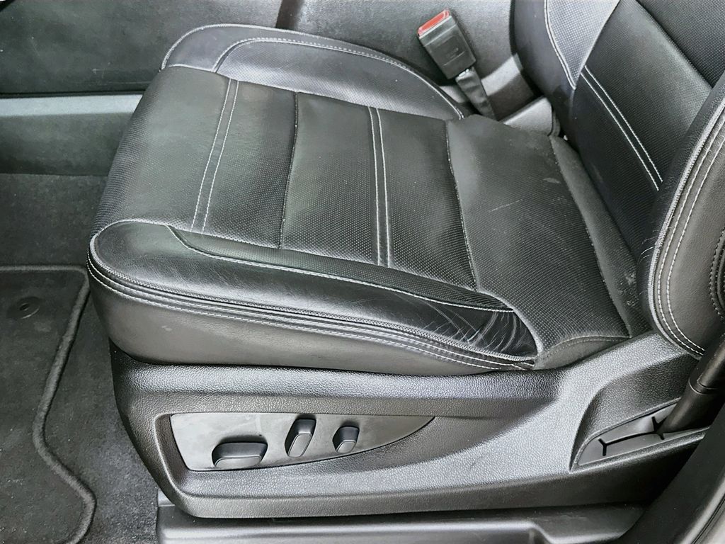 Thumbnail: 2019 GMC Yukon - 32