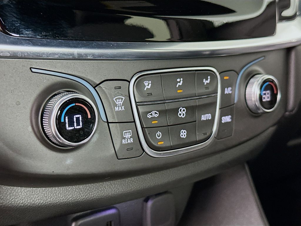 Thumbnail: 2023 Chevrolet Traverse - 23