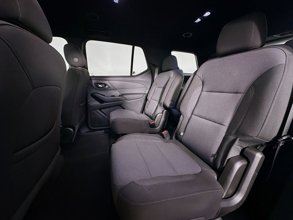 Thumbnail: 2023 Chevrolet Traverse - 13