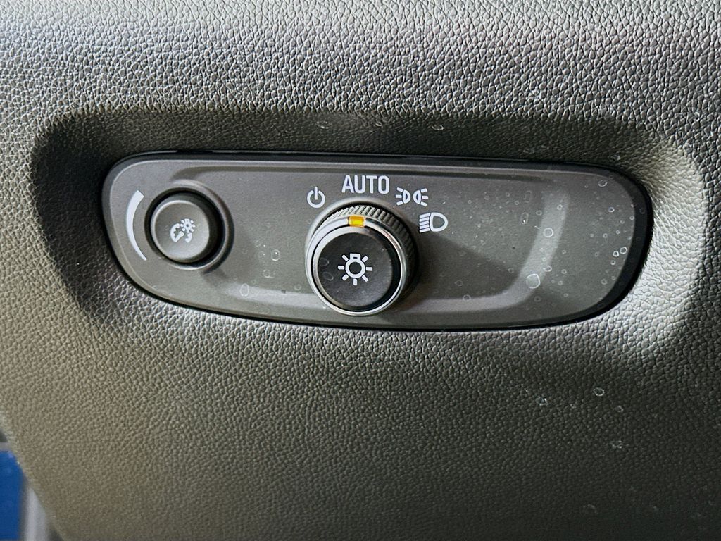 Thumbnail: 2023 Chevrolet Traverse - 27