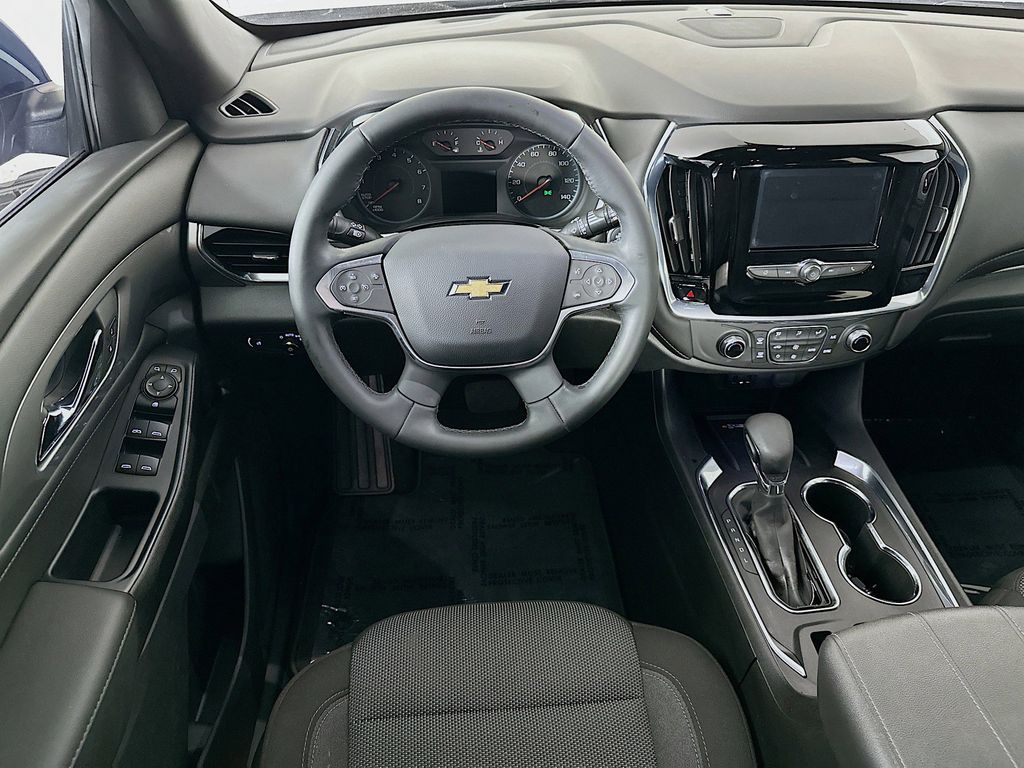 Thumbnail: 2023 Chevrolet Traverse - 10