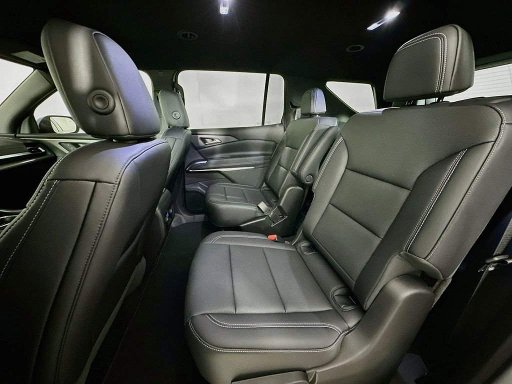 Thumbnail: 2025 Chevrolet Traverse - 13
