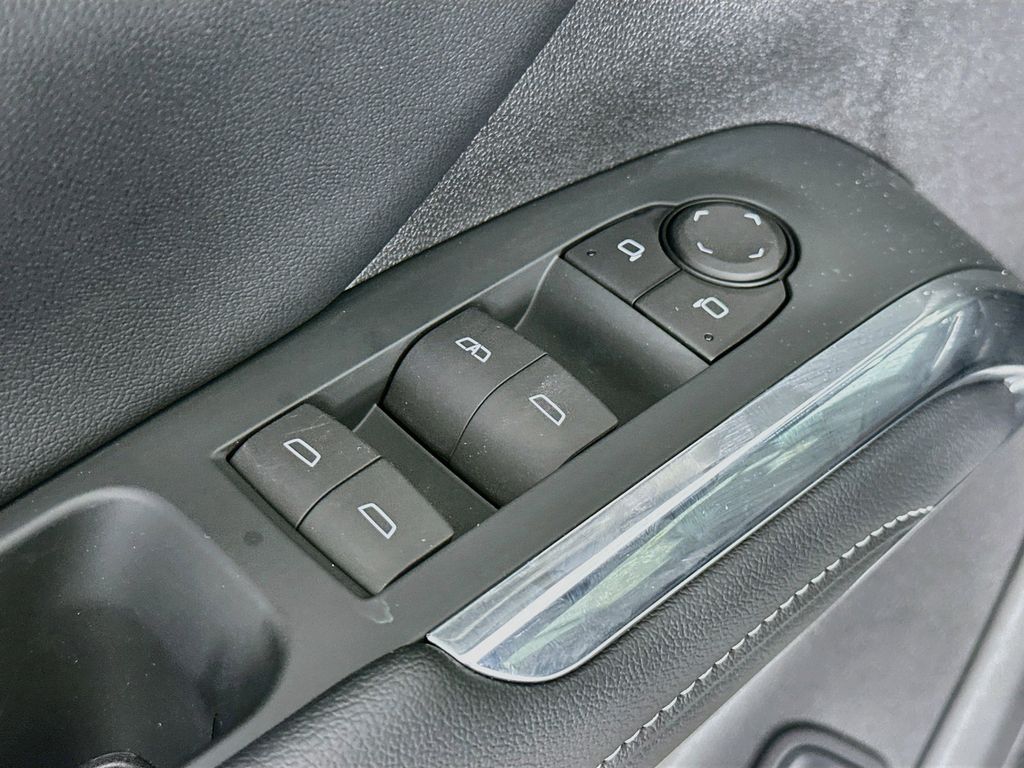 Thumbnail: 2025 Chevrolet Traverse - 30