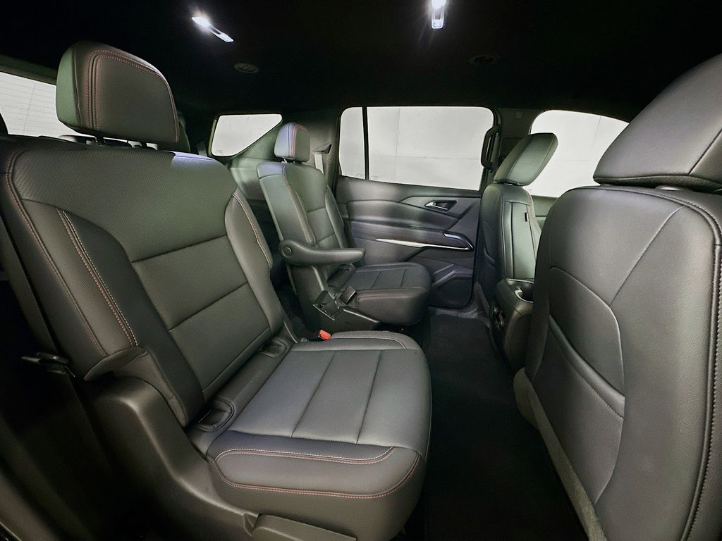 Thumbnail: 2025 Chevrolet Traverse - 31