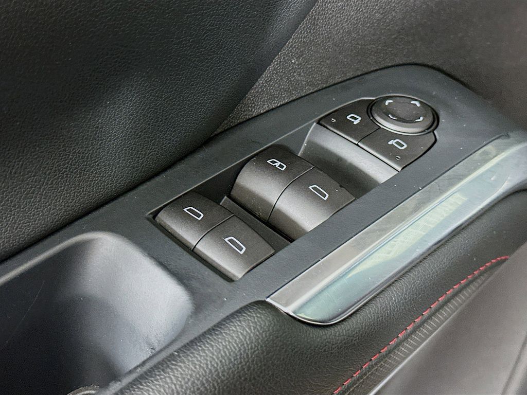 Thumbnail: 2025 Chevrolet Traverse - 28
