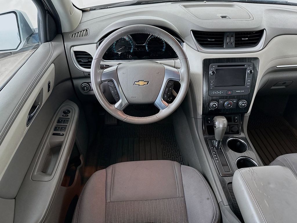 Thumbnail: 2015 Chevrolet Traverse - 8
