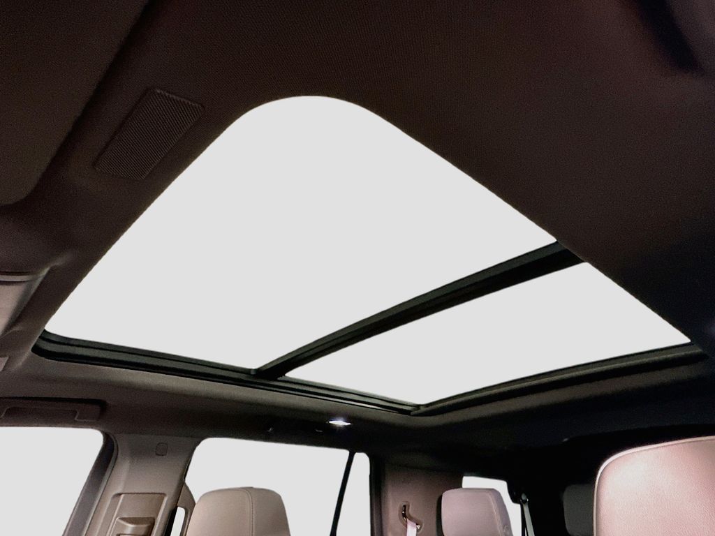Thumbnail: 2025 Chevrolet Tahoe - 34