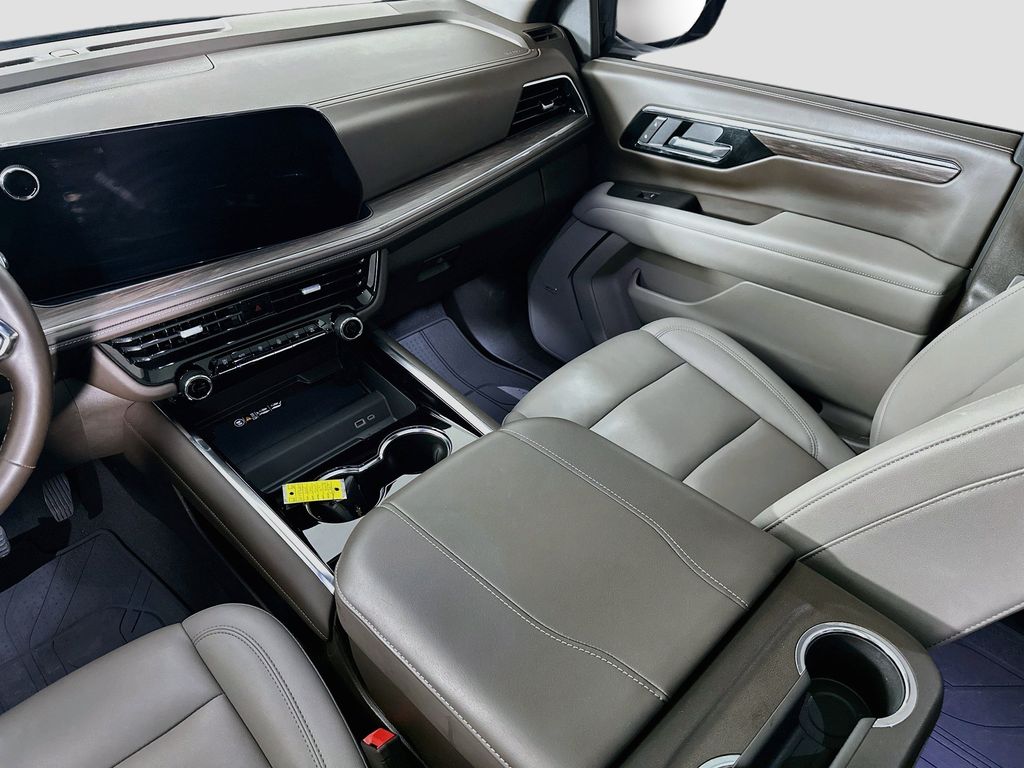 Thumbnail: 2025 Chevrolet Tahoe - 21