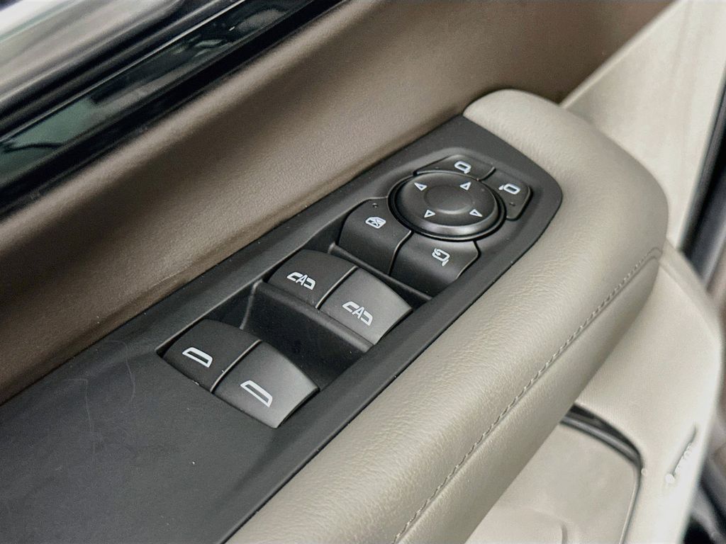 Thumbnail: 2025 Chevrolet Tahoe - 31