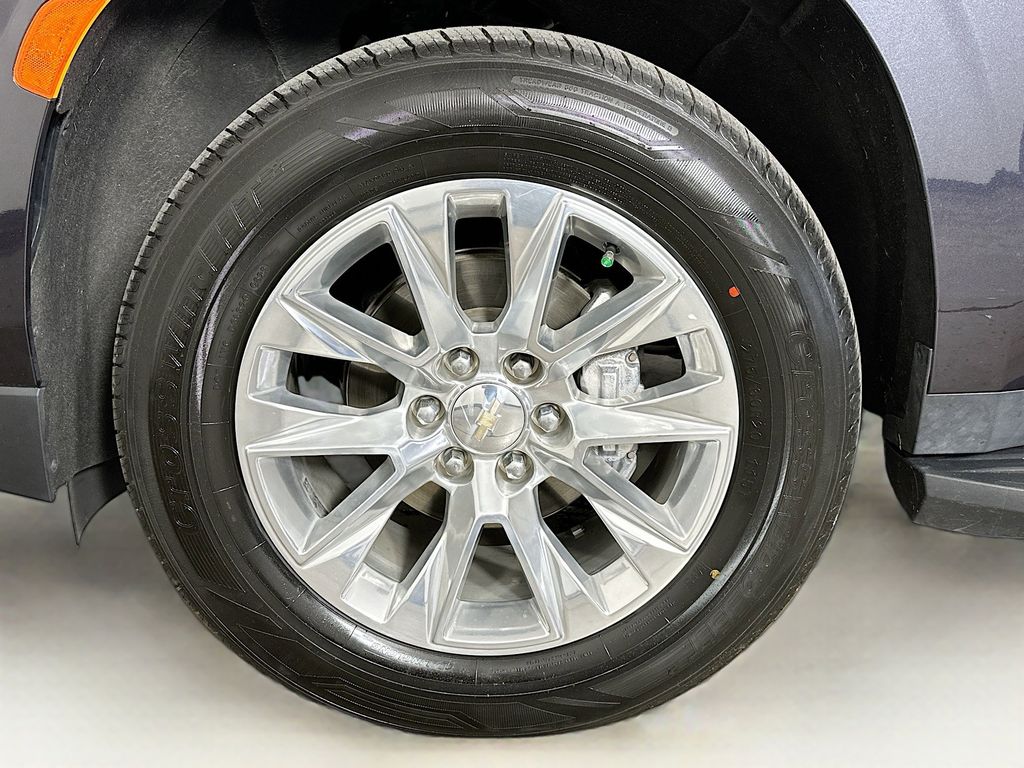 Thumbnail: 2023 Chevrolet Suburban - 7