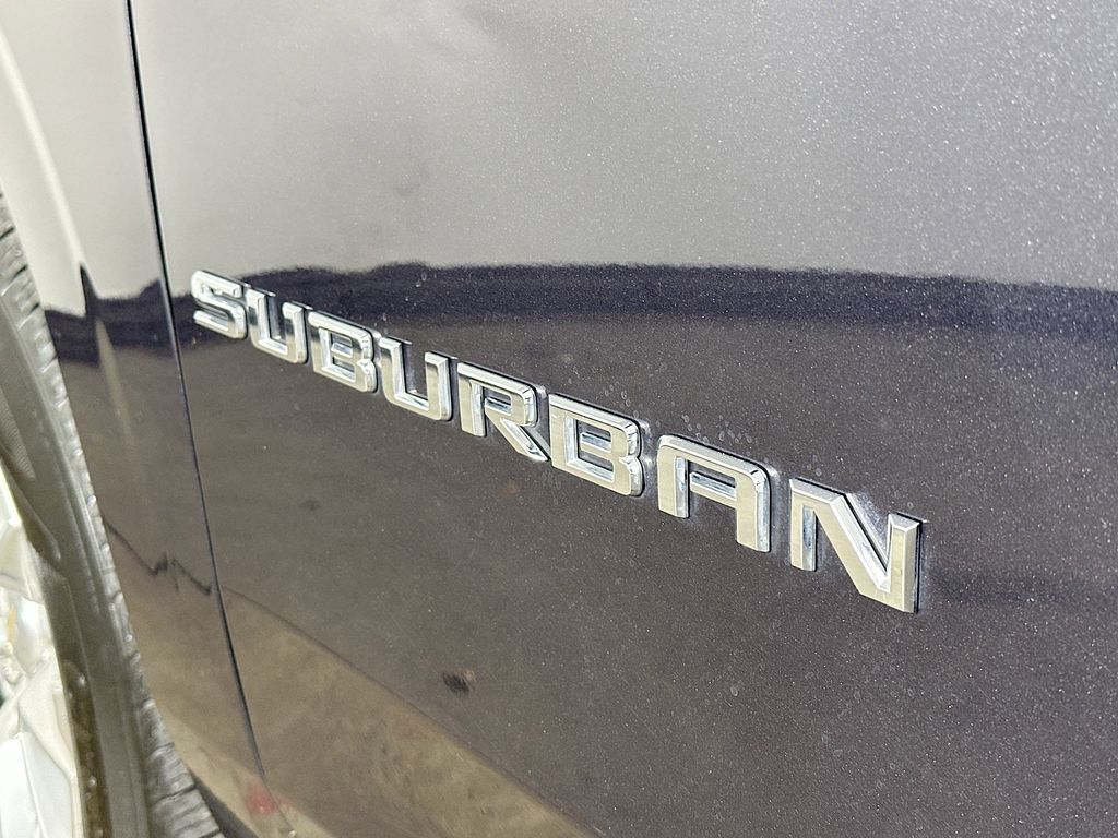 Thumbnail: 2023 Chevrolet Suburban - 6