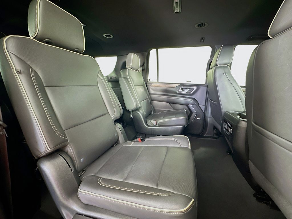 Thumbnail: 2023 Chevrolet Suburban - 32