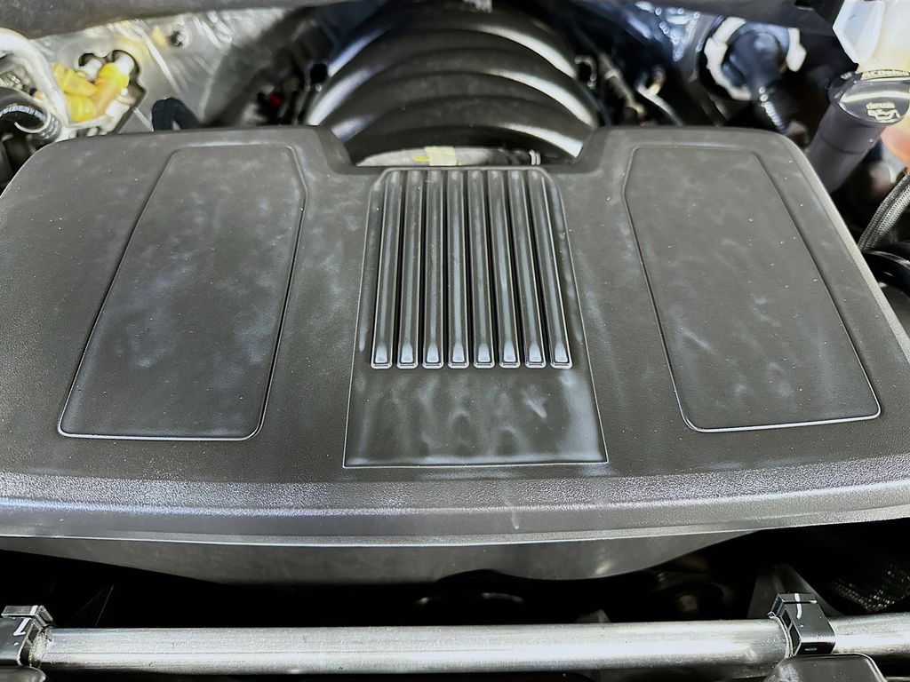 Thumbnail: 2023 Chevrolet Suburban - 8