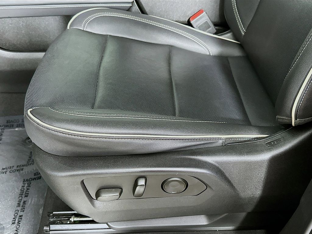 Thumbnail: 2023 Chevrolet Suburban - 31